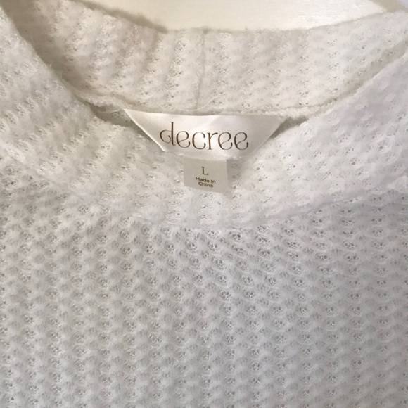 Cold shoulder long sleeve top - Picture 3 of 4